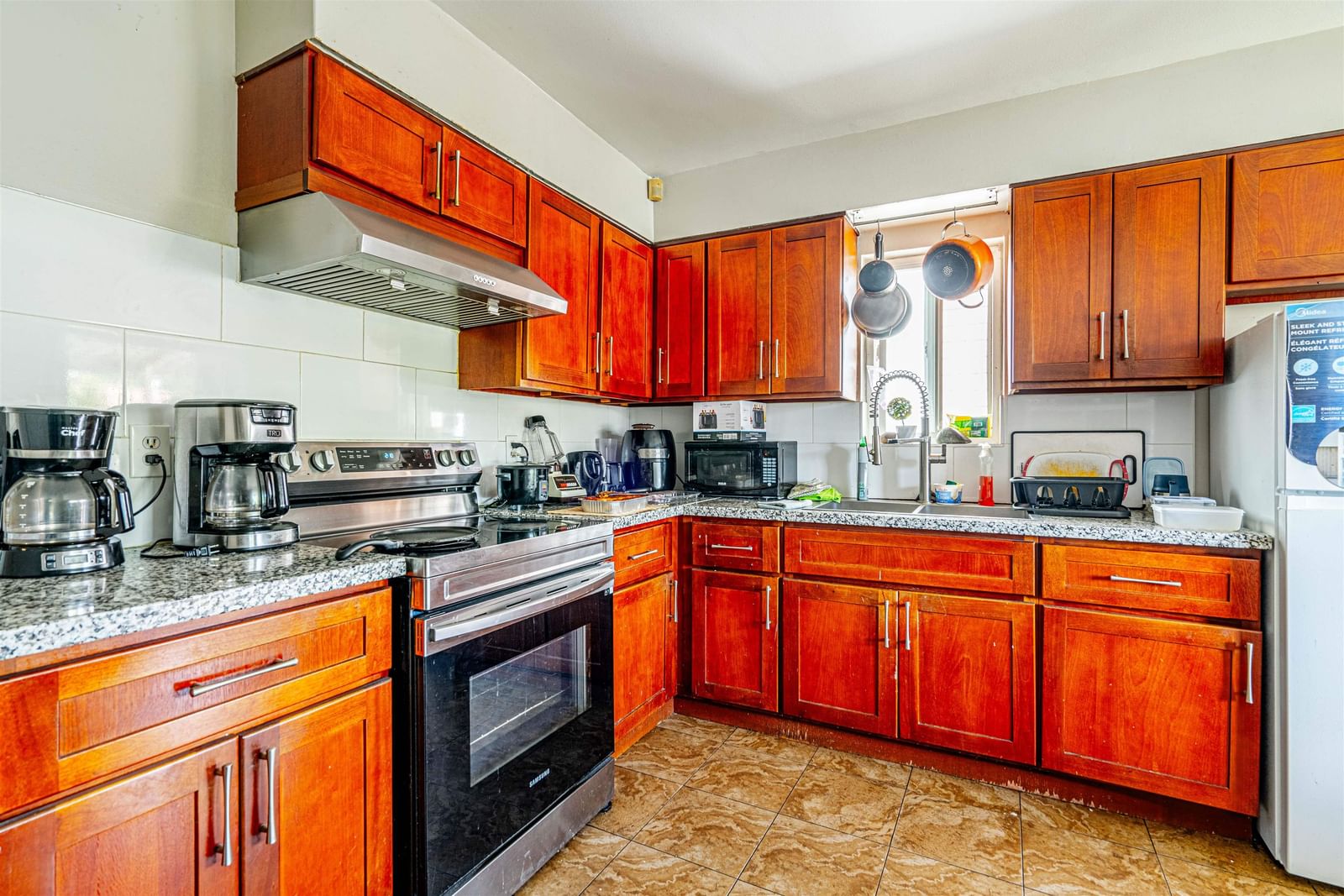 Listing Image 12