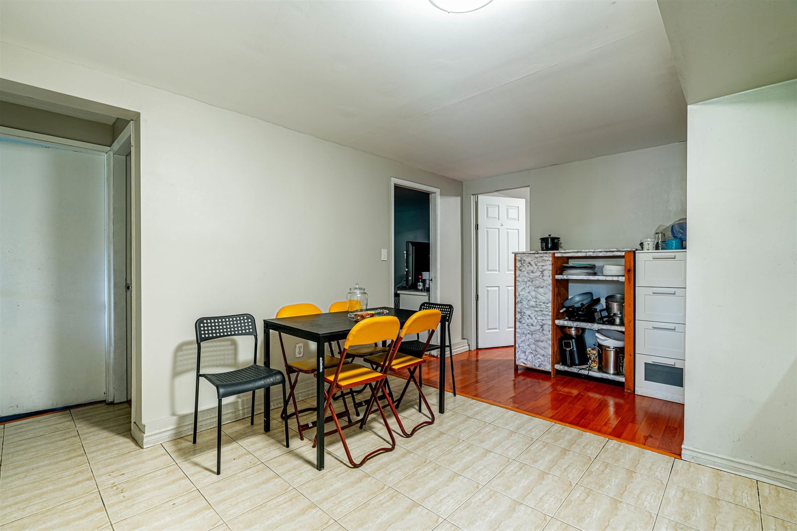 Listing Image 14