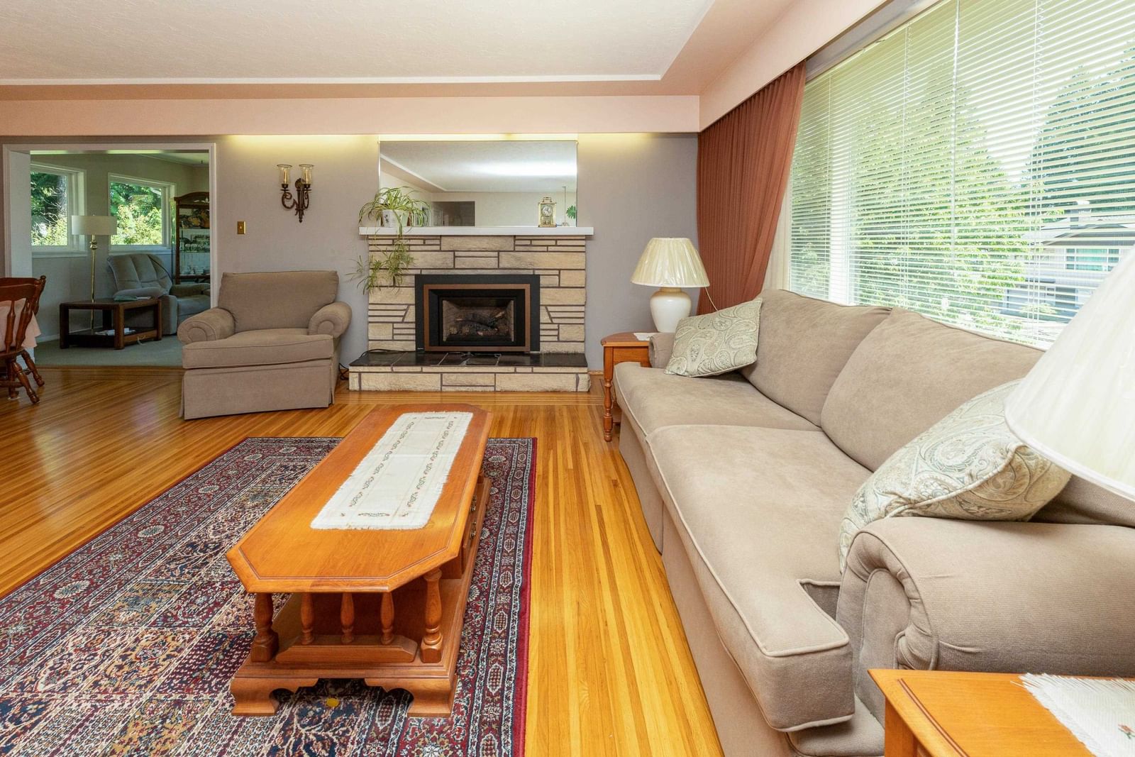 Listing Image 8