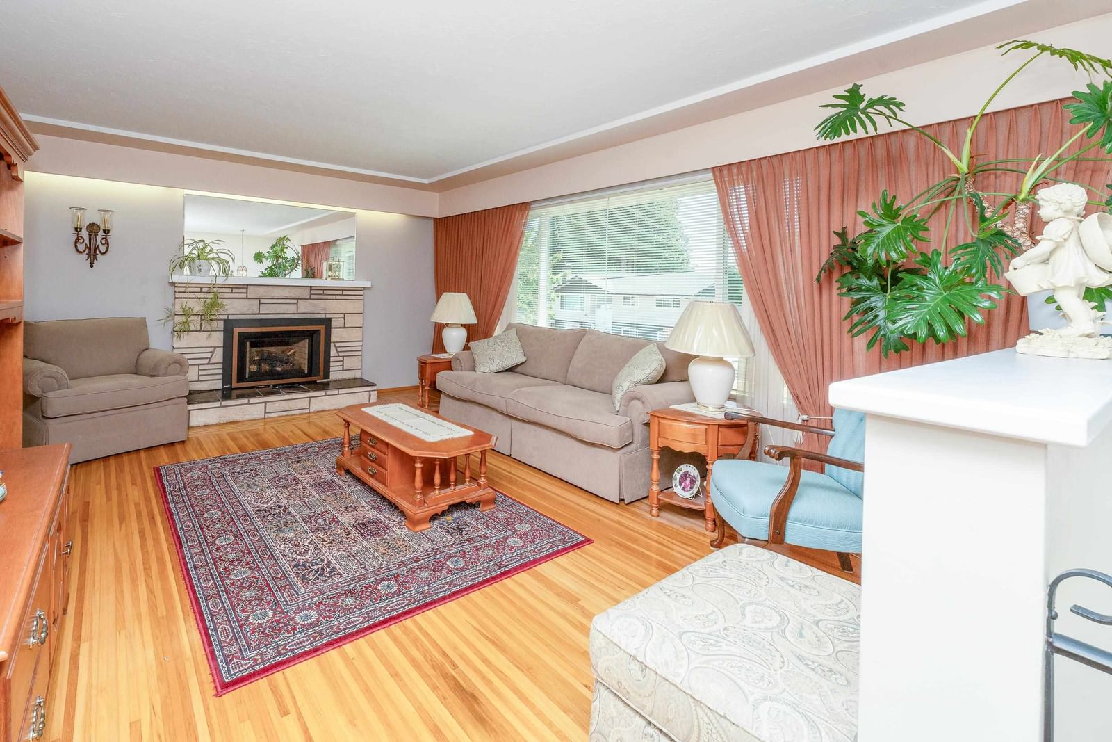 Listing Image 9
