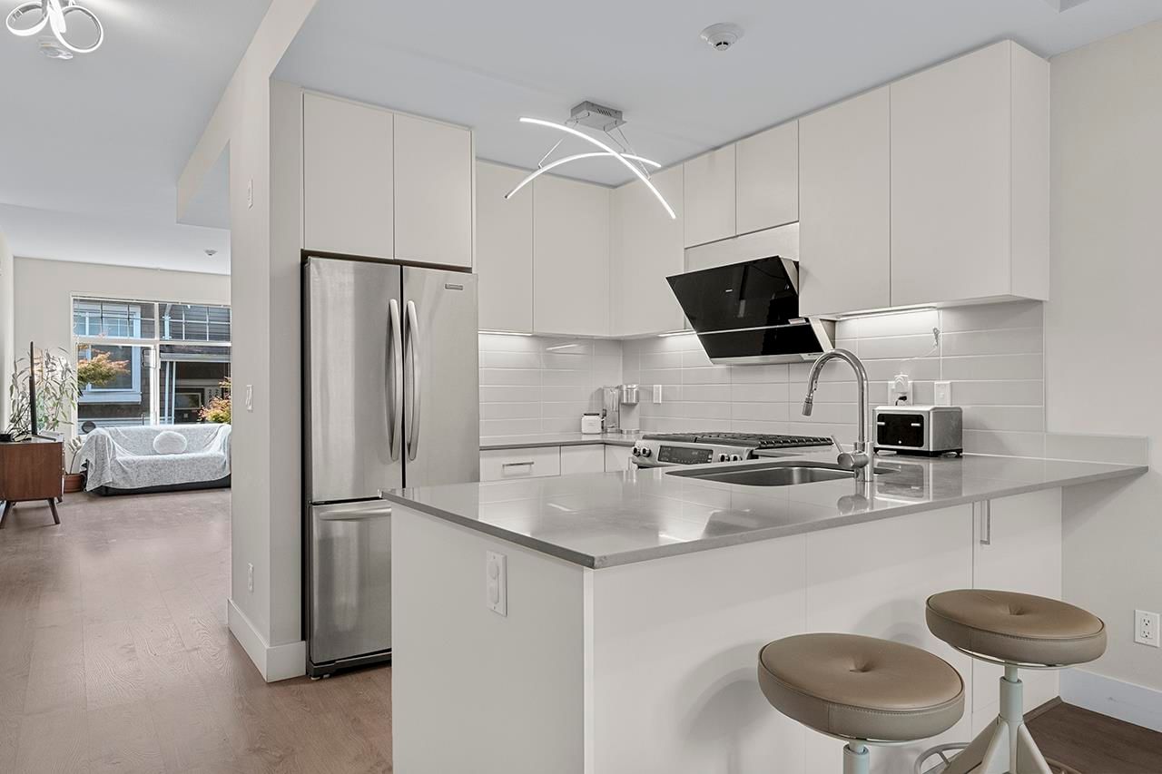 Listing Image 10