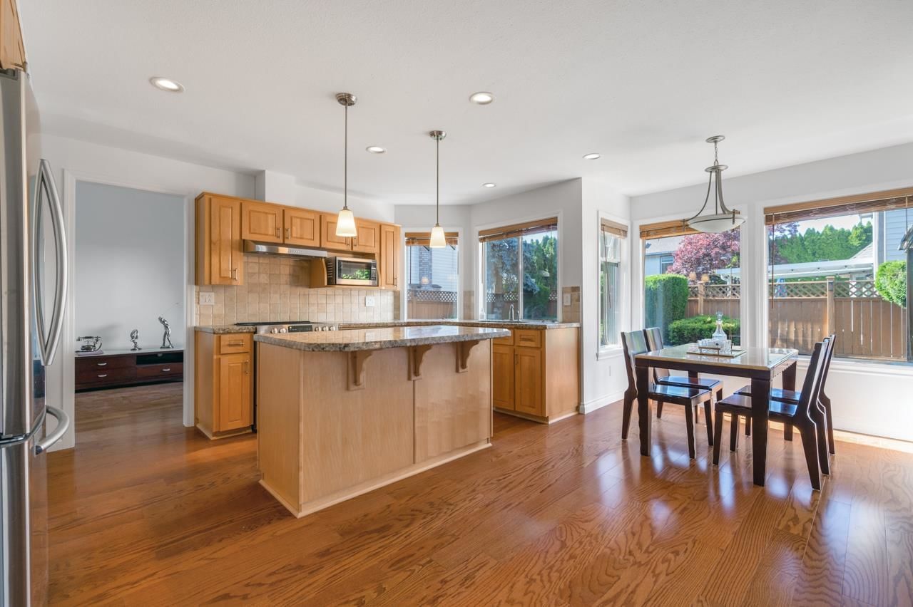 Listing Image 10