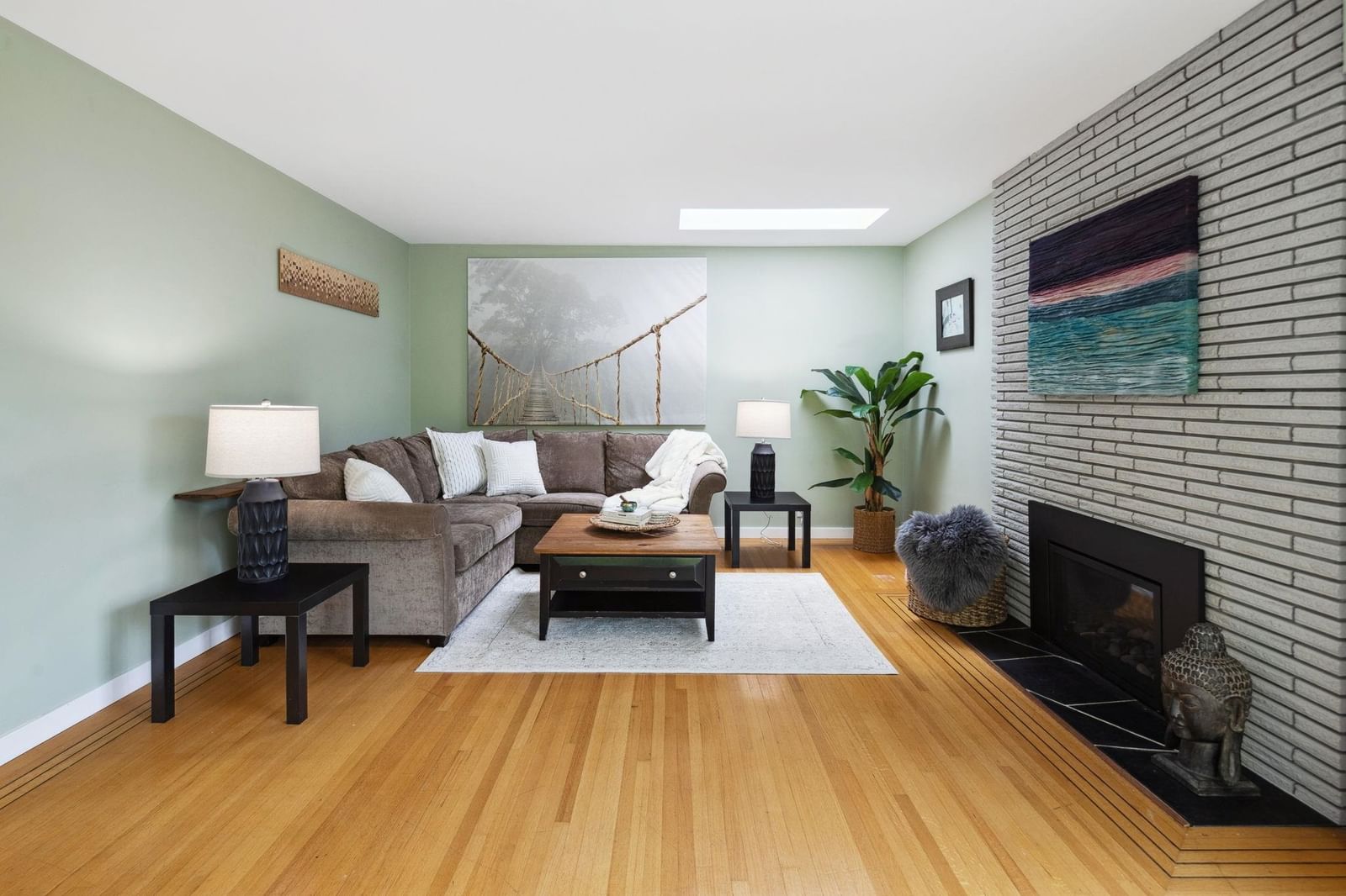 Listing Image 21