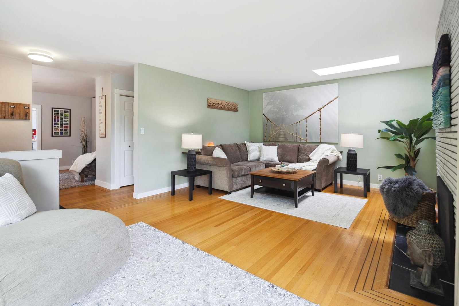 Listing Image 22