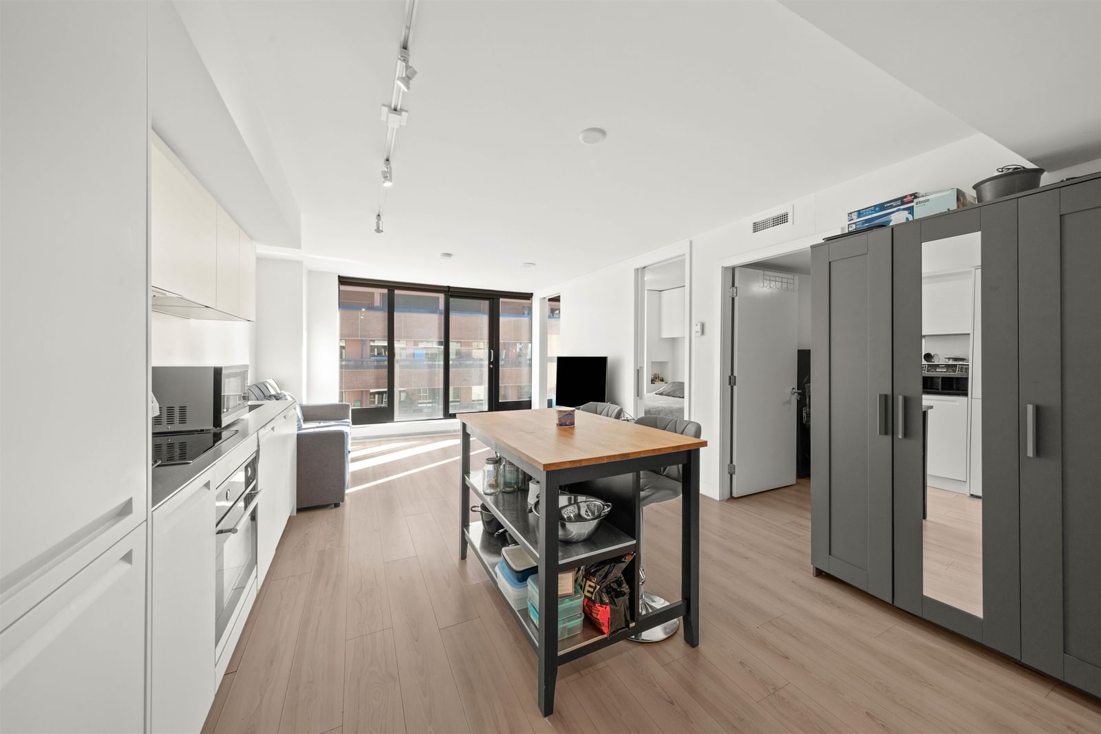 Listing Image 15