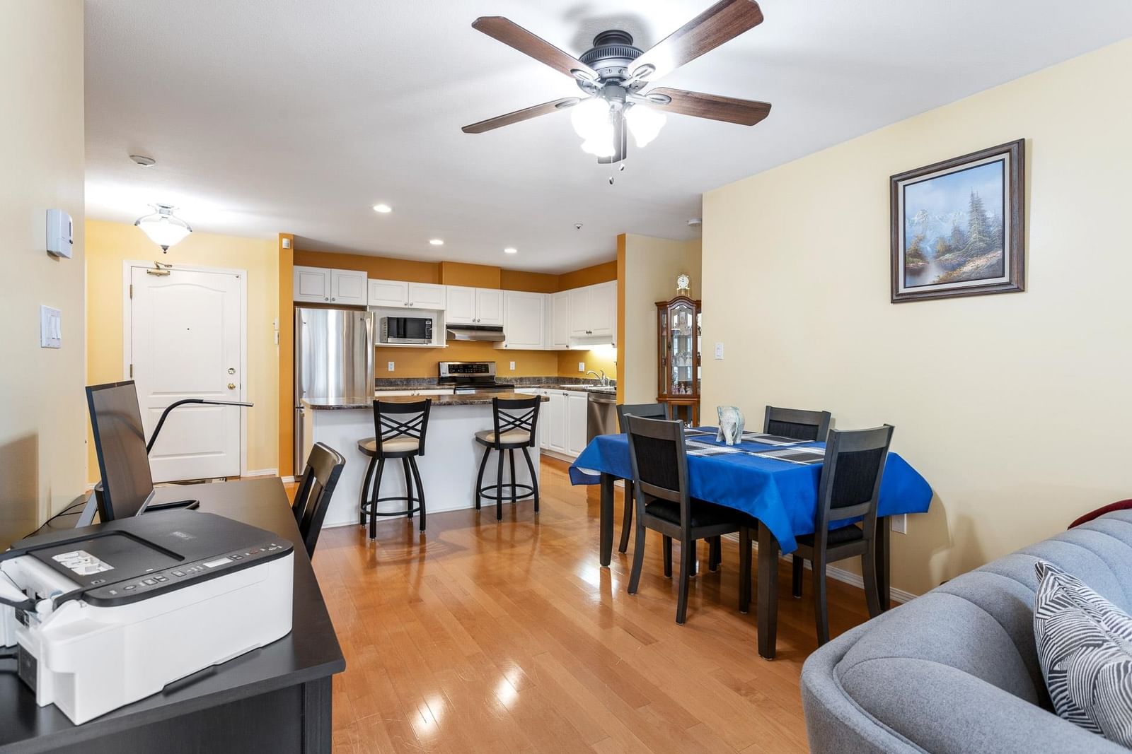 Listing Image 10
