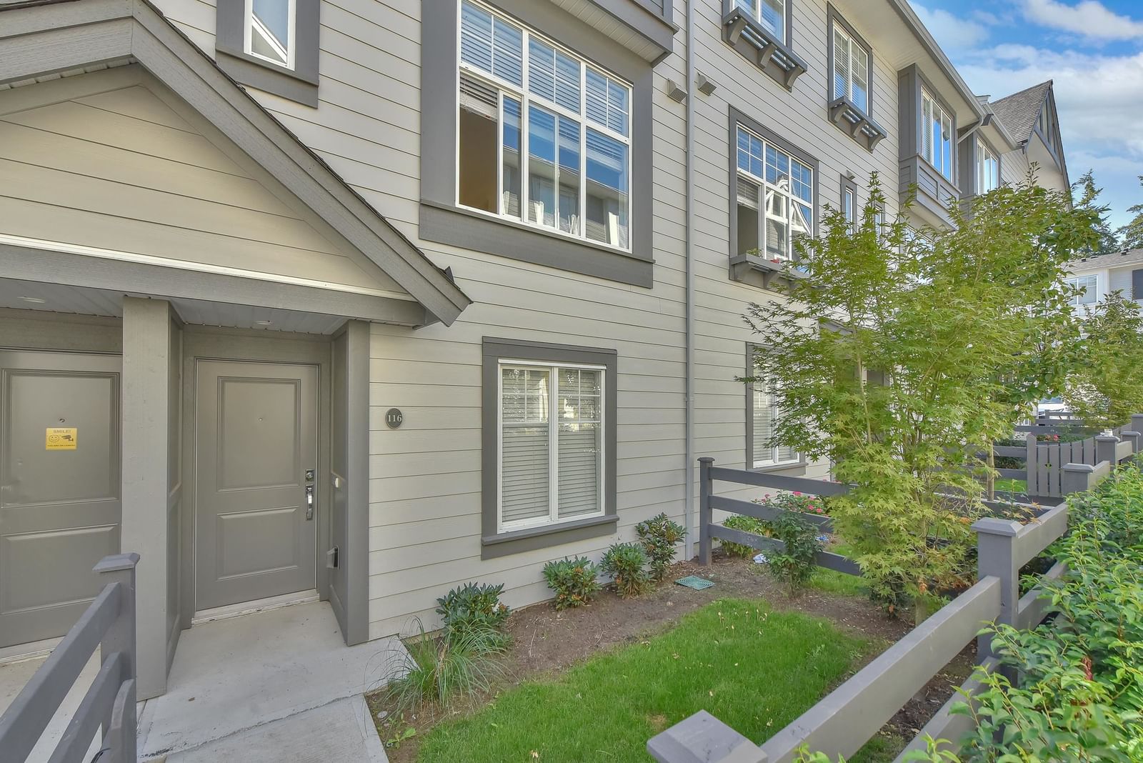 Listing Image 12