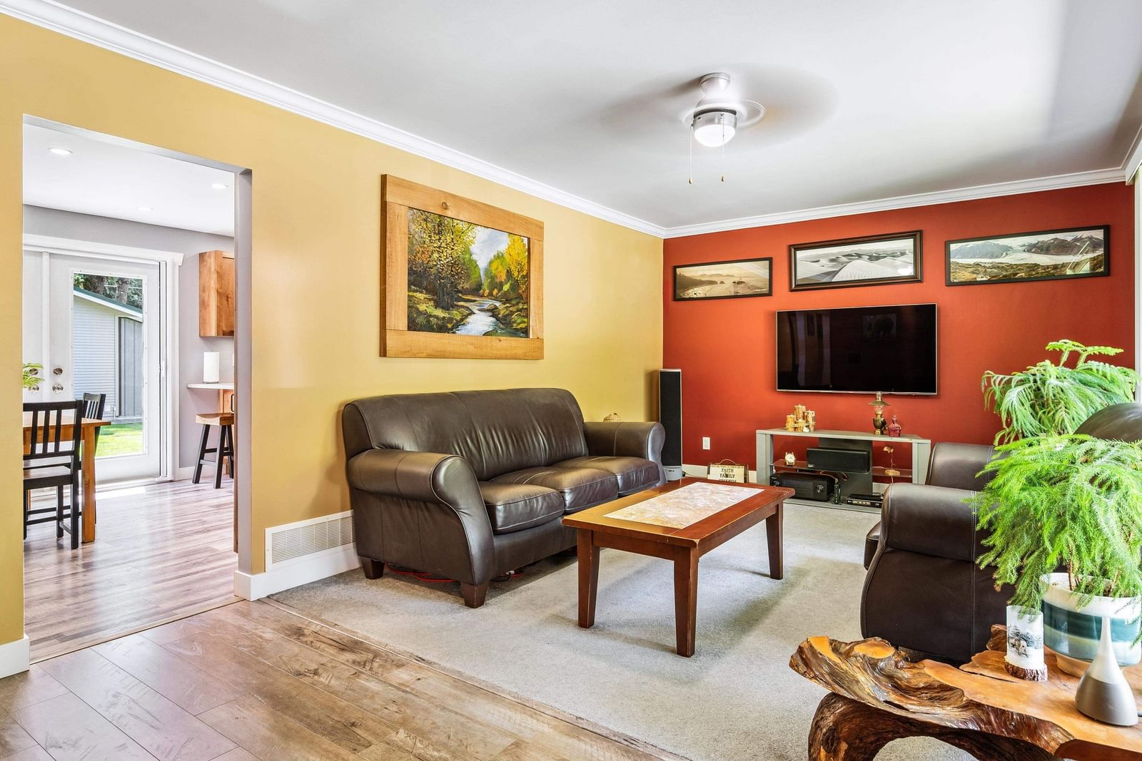 Listing Image 11