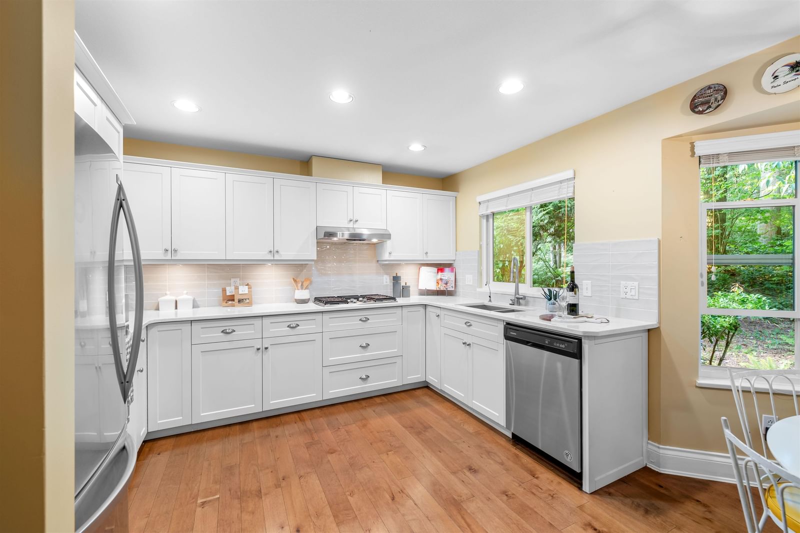 Listing Image 10
