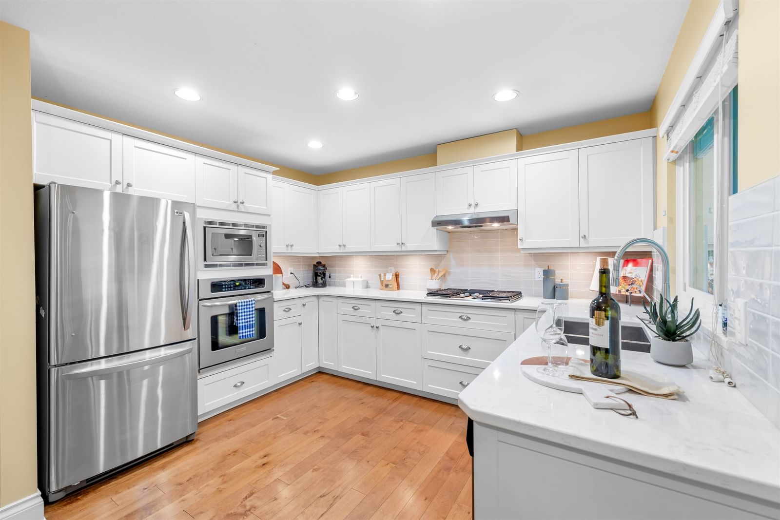 Listing Image 11