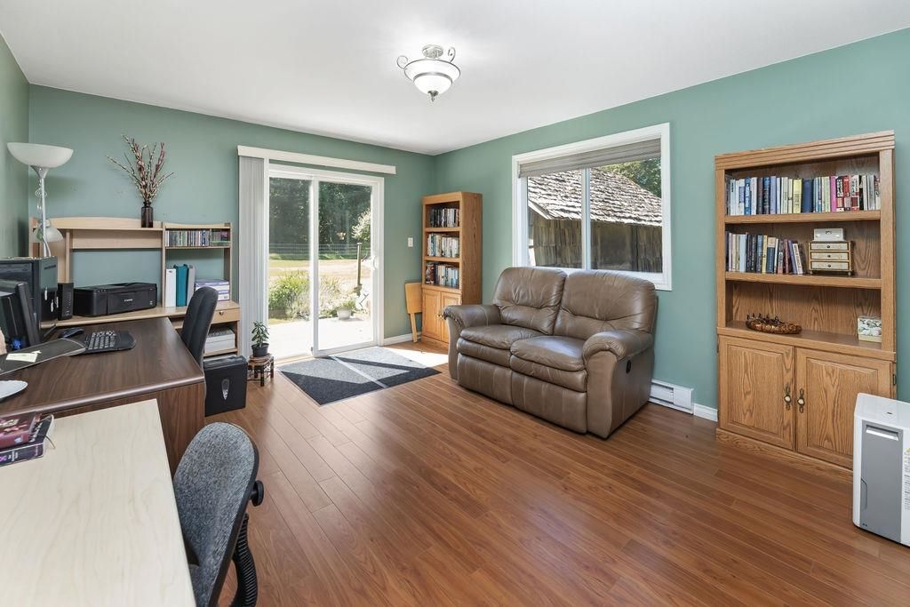 Listing Image 11