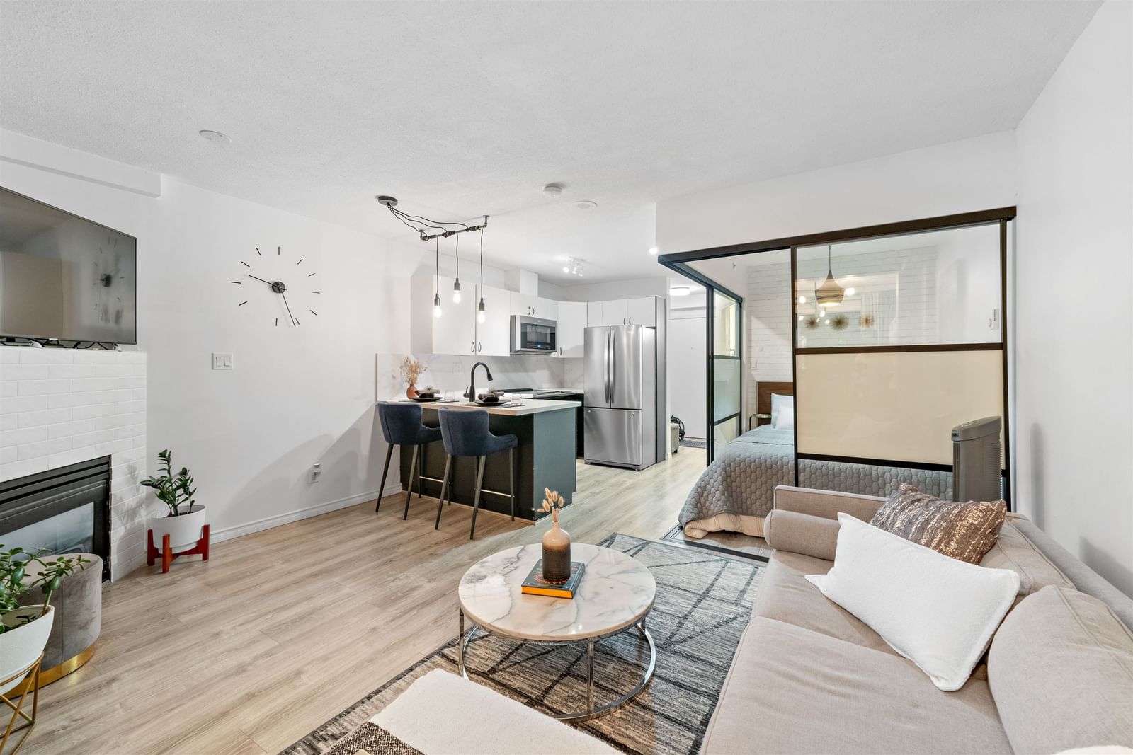 Listing Image 10