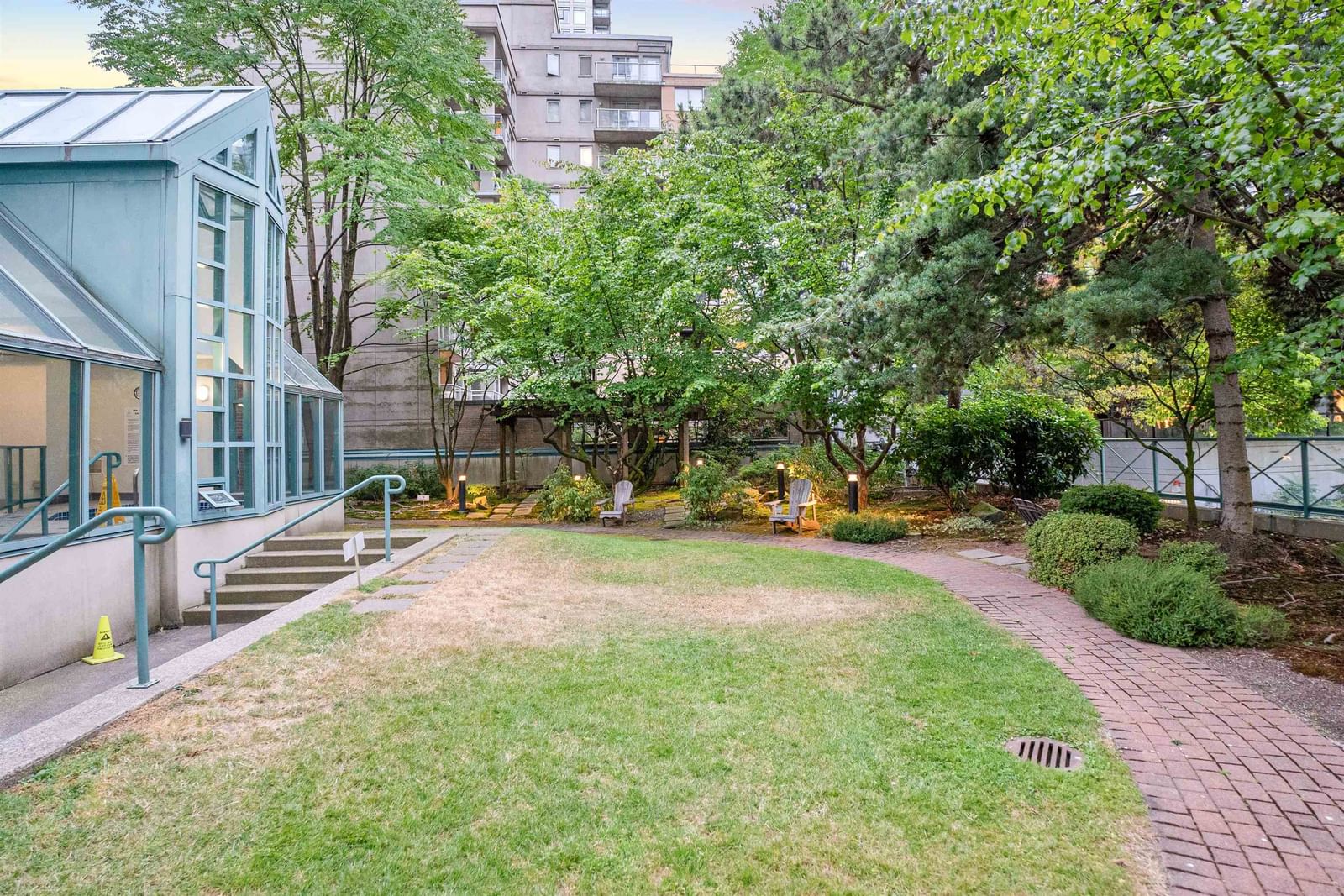 Listing Image 20