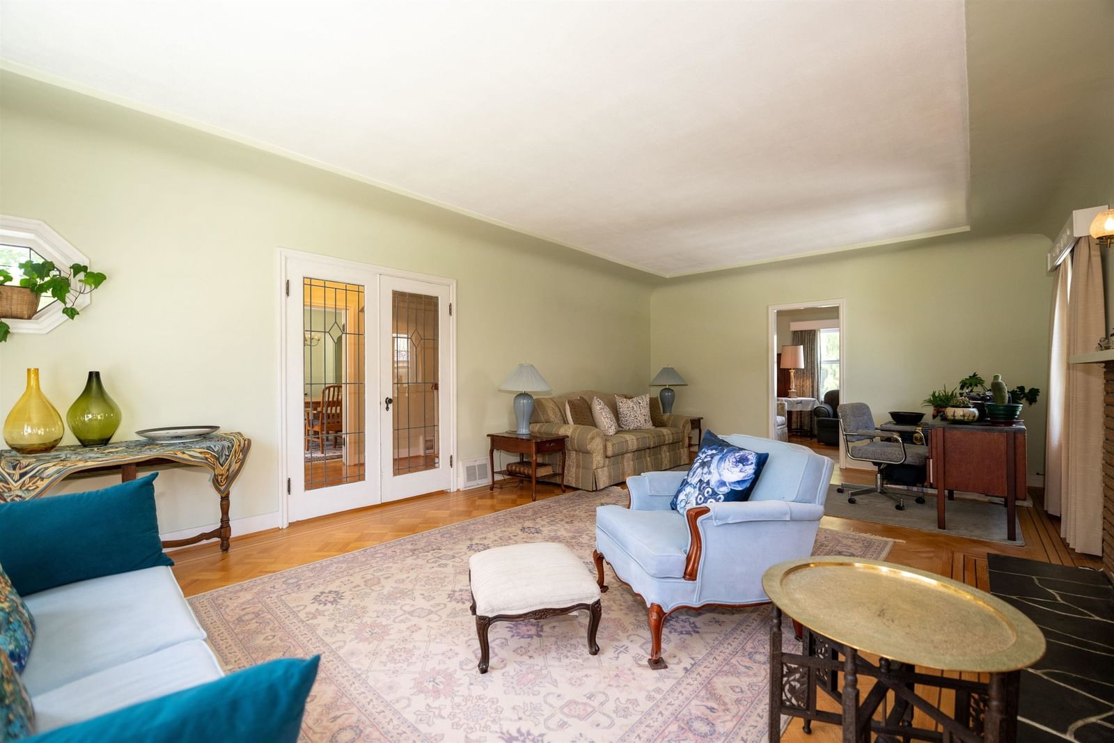 Listing Image 9