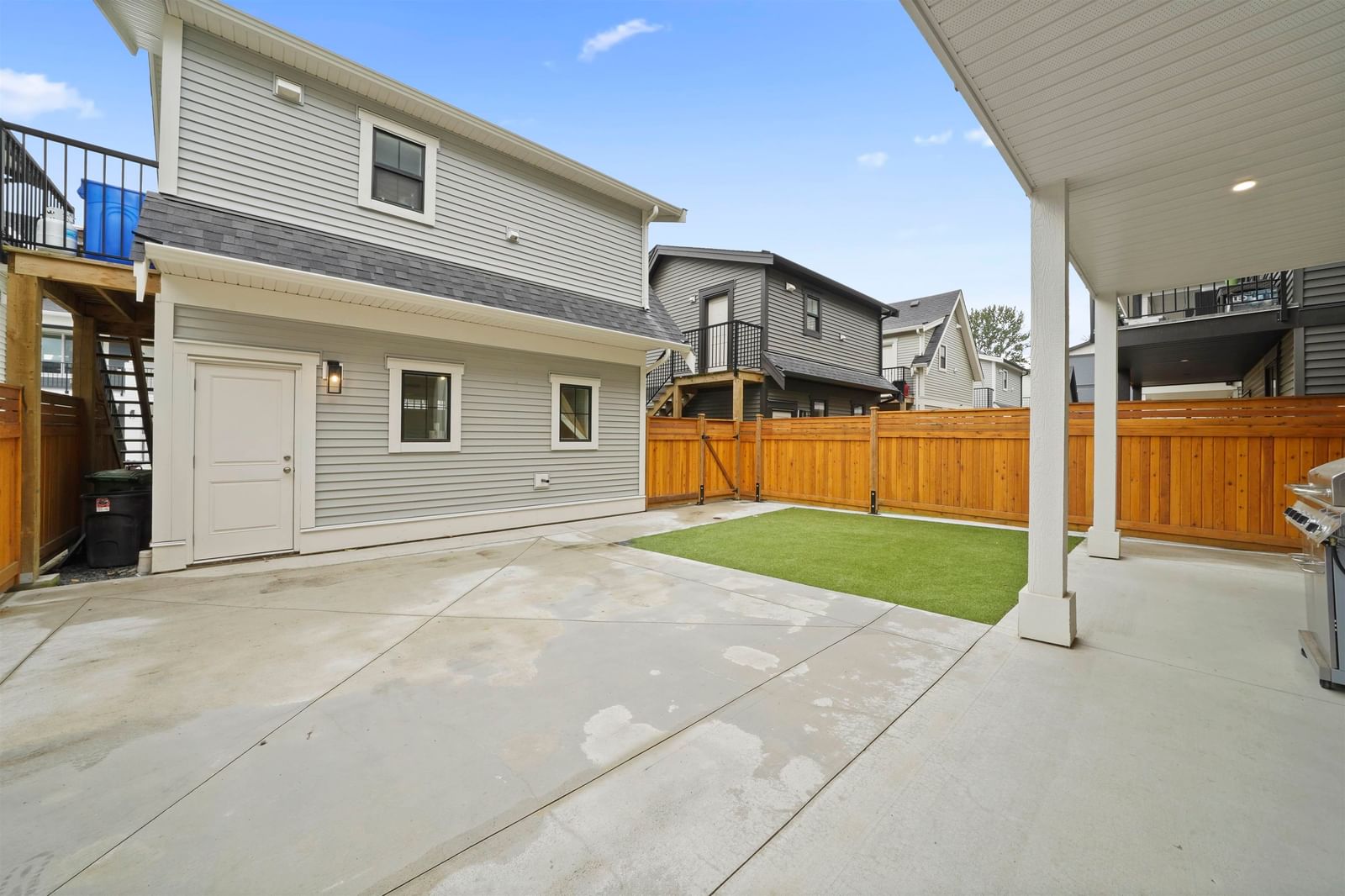 Listing Image 16