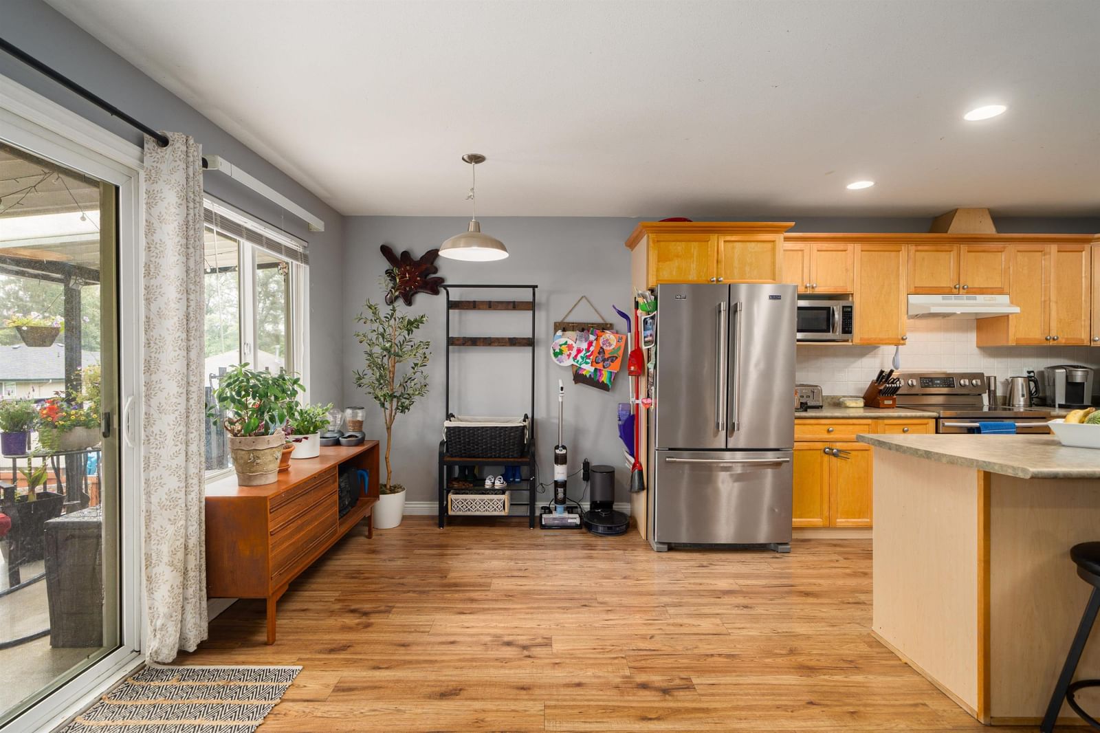 Listing Image 11