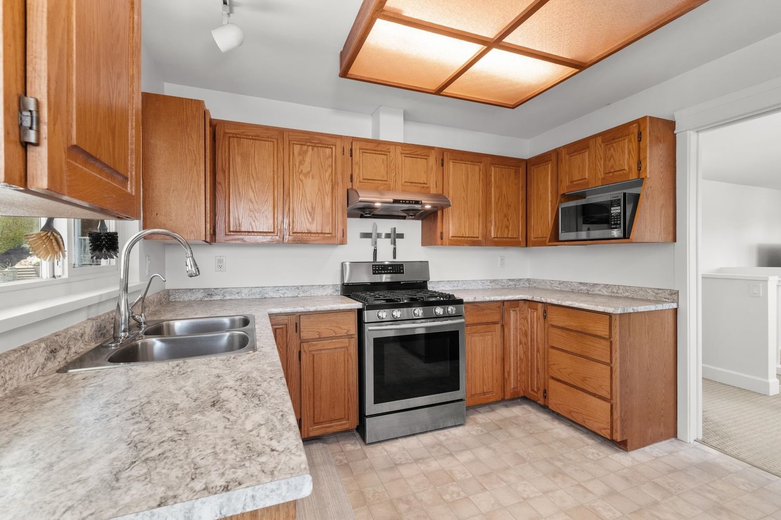 Listing Image 16