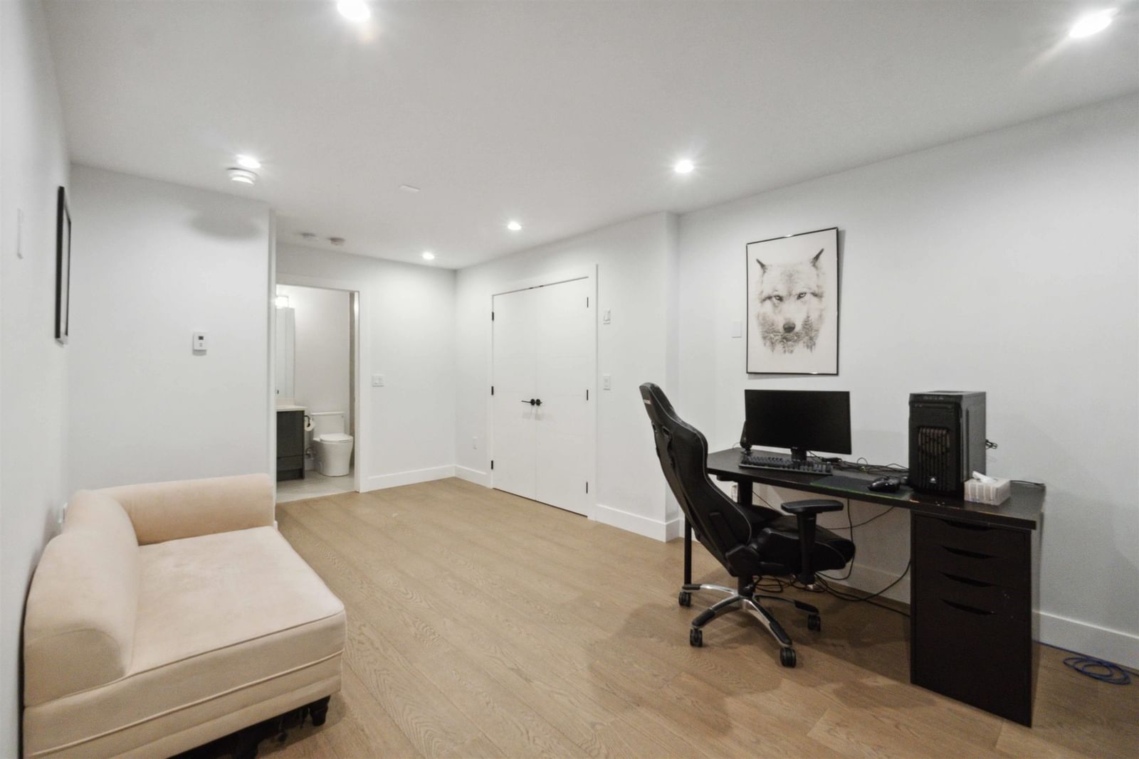 Listing Image 21