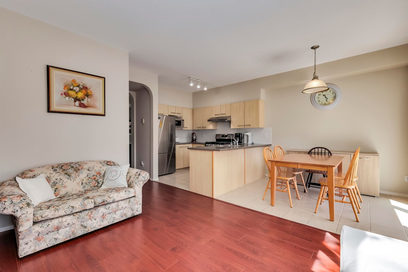 Listing Image 8