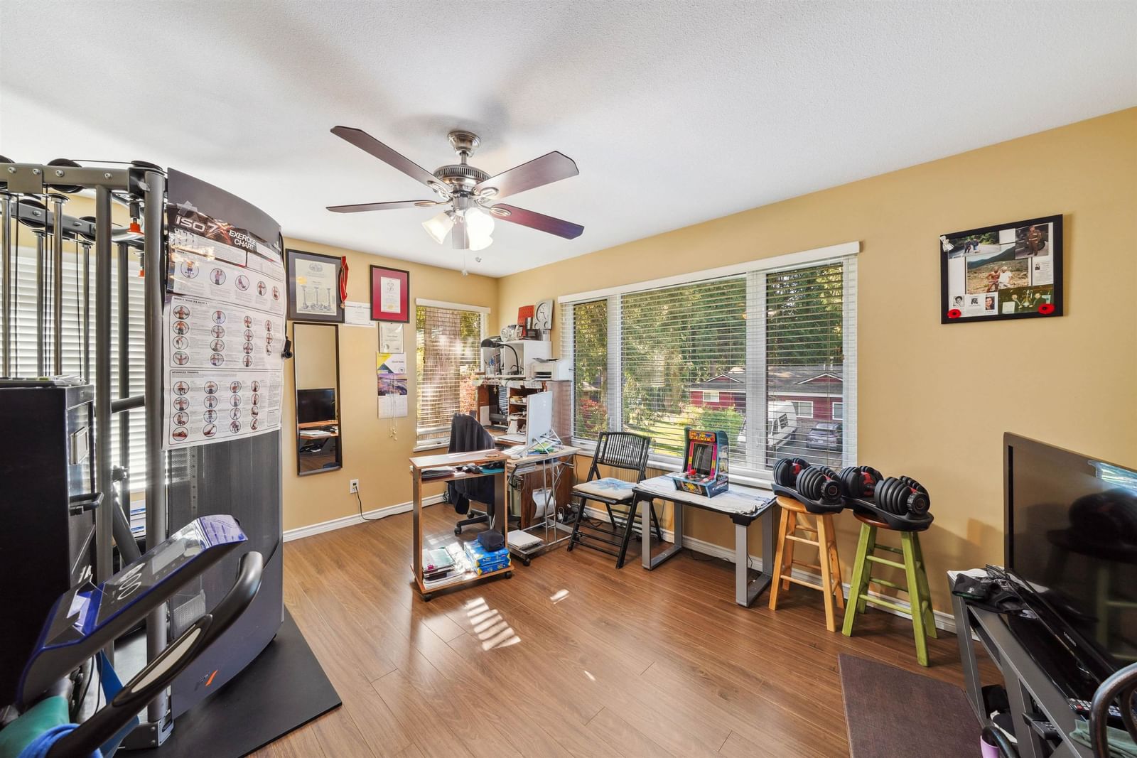 Listing Image 10