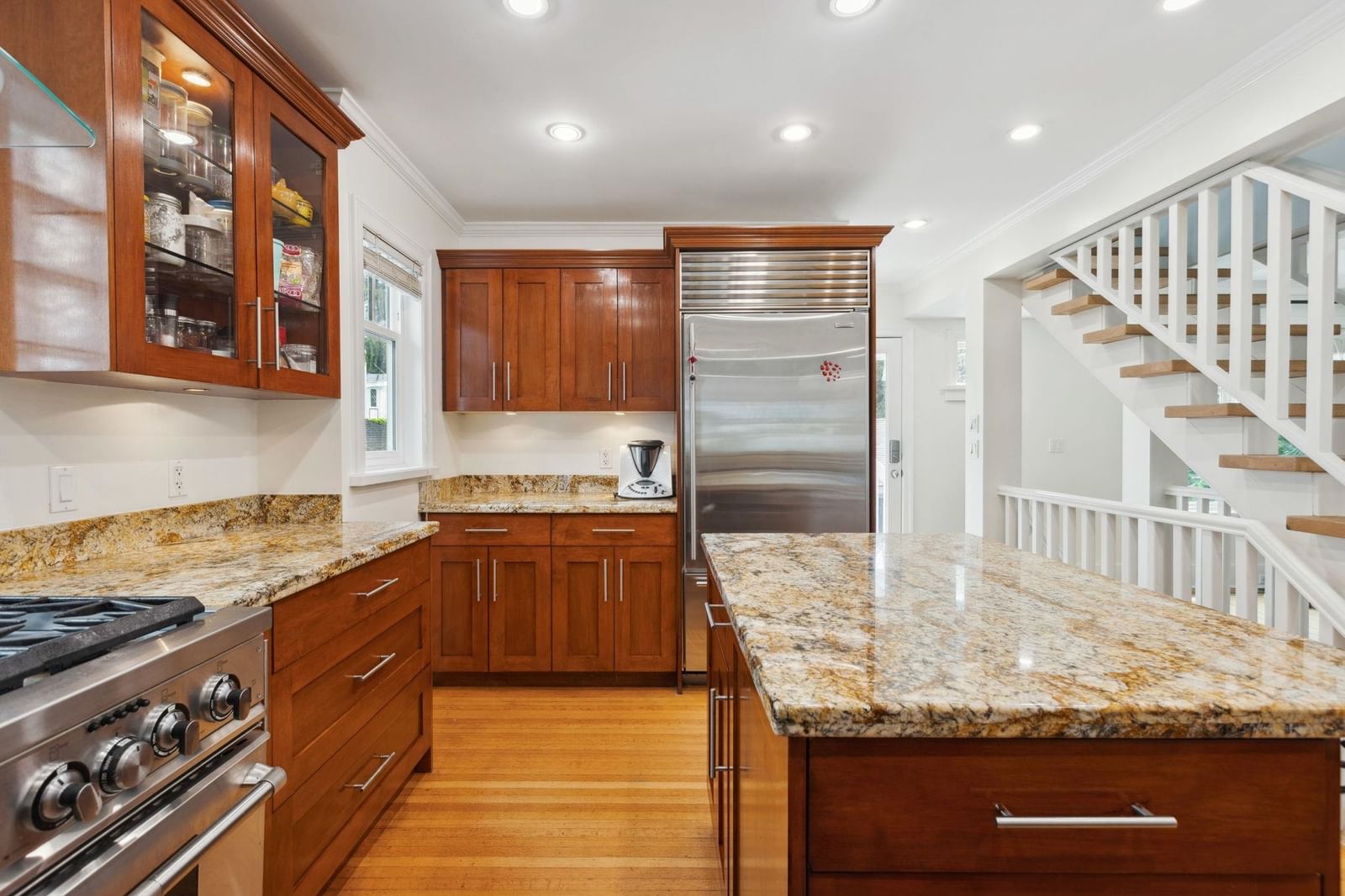 Listing Image 12