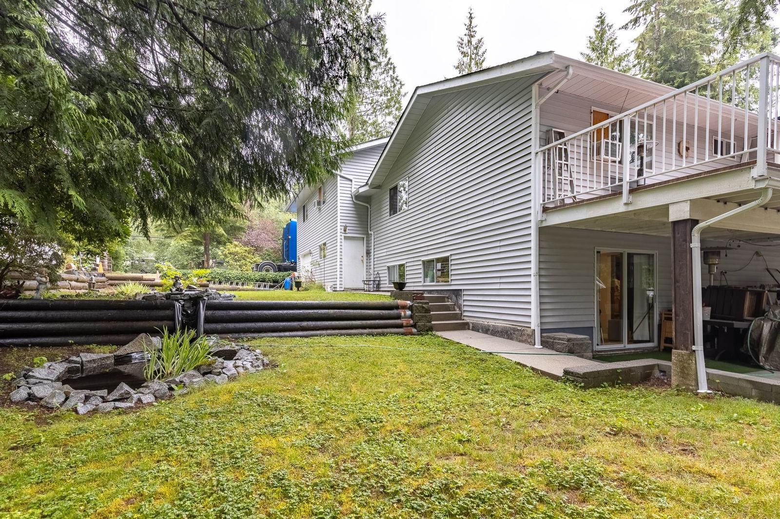 Listing Image 4