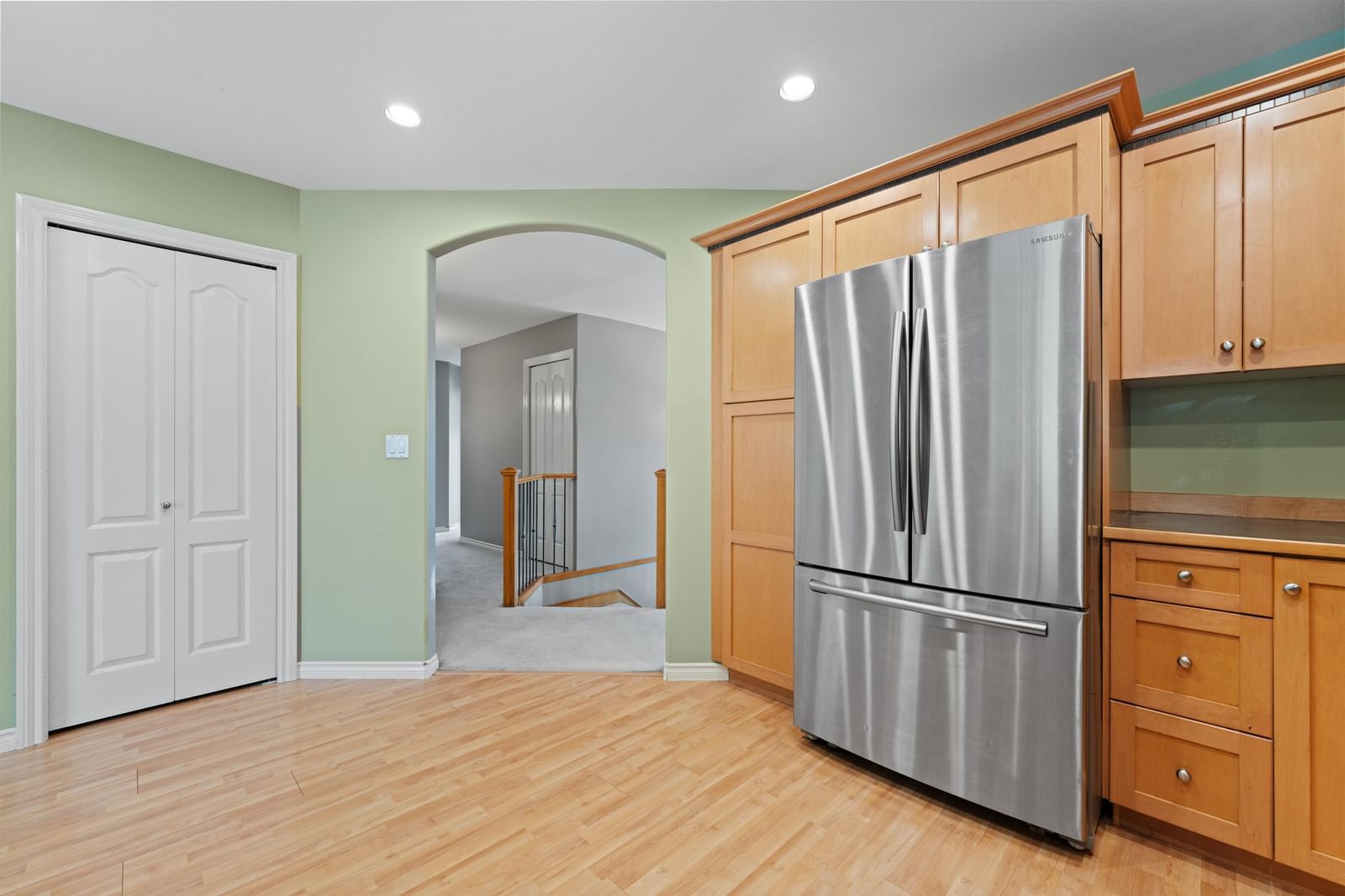 Listing Image 6