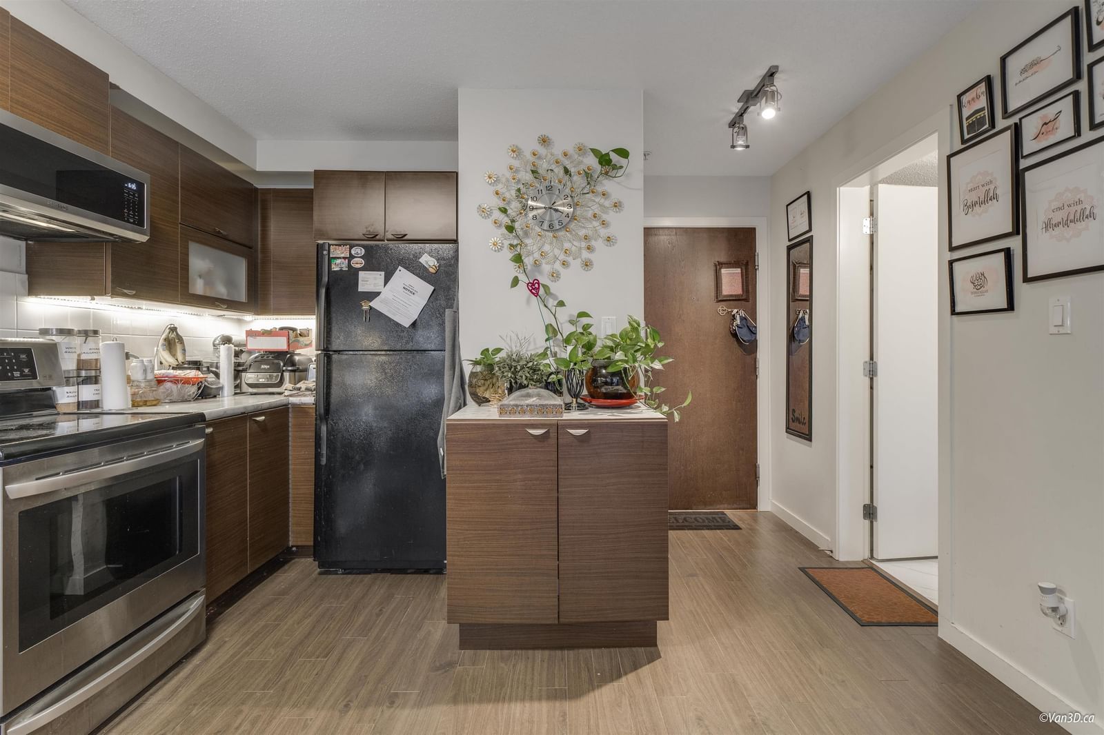Listing Image 15