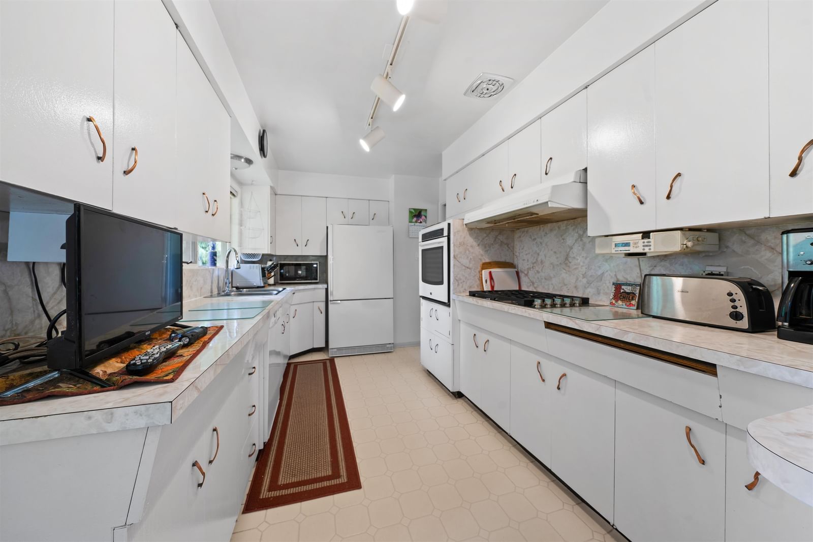 Listing Image 16