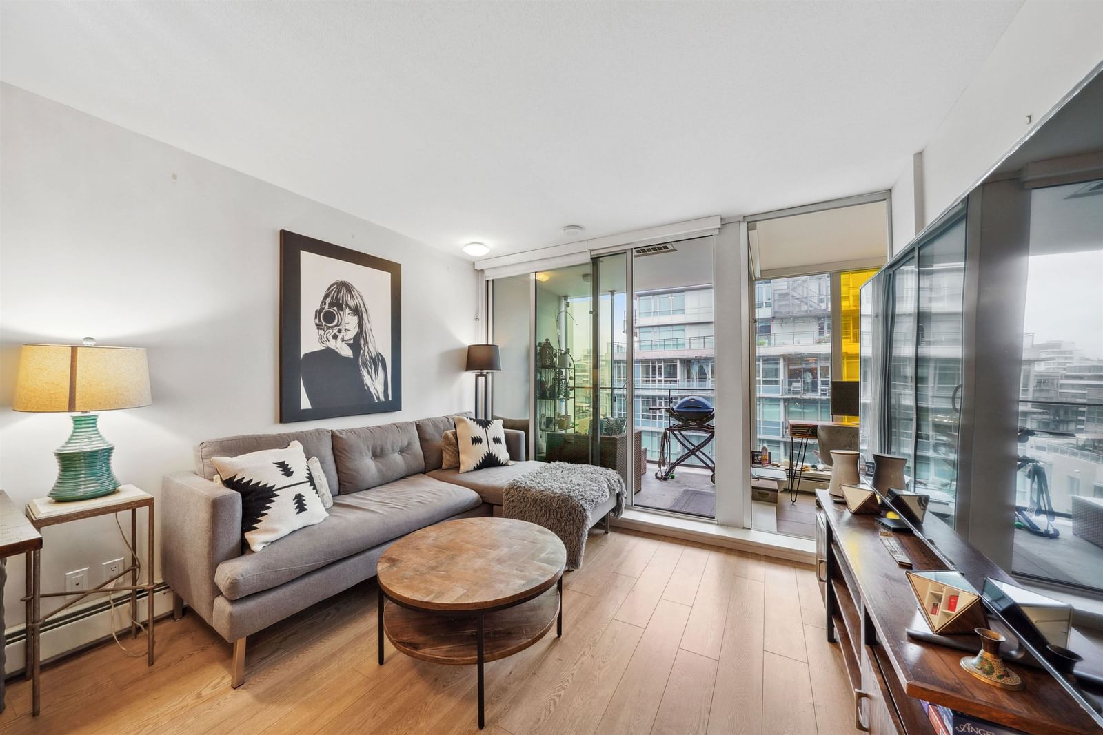 Listing Image 11