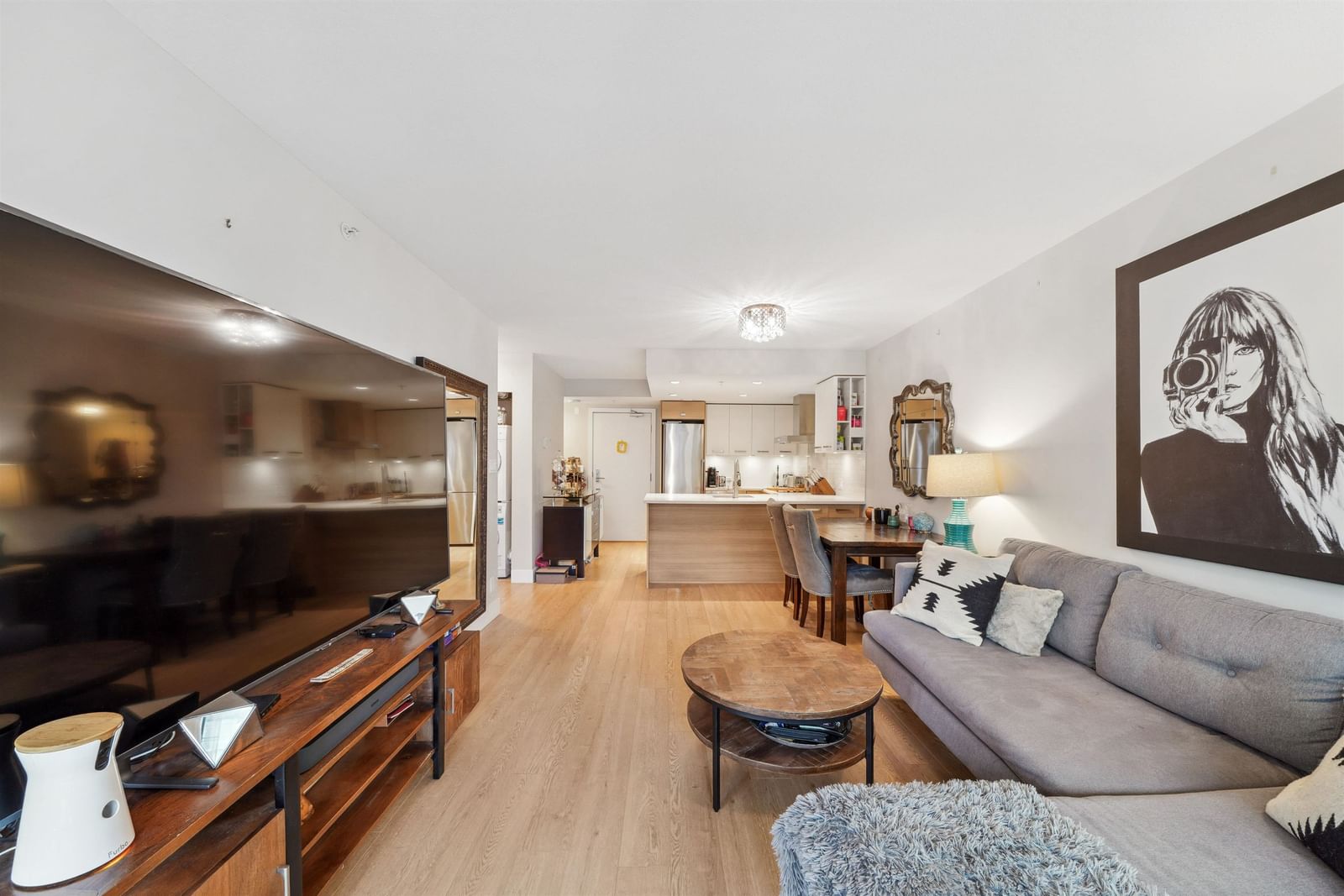 Listing Image 9