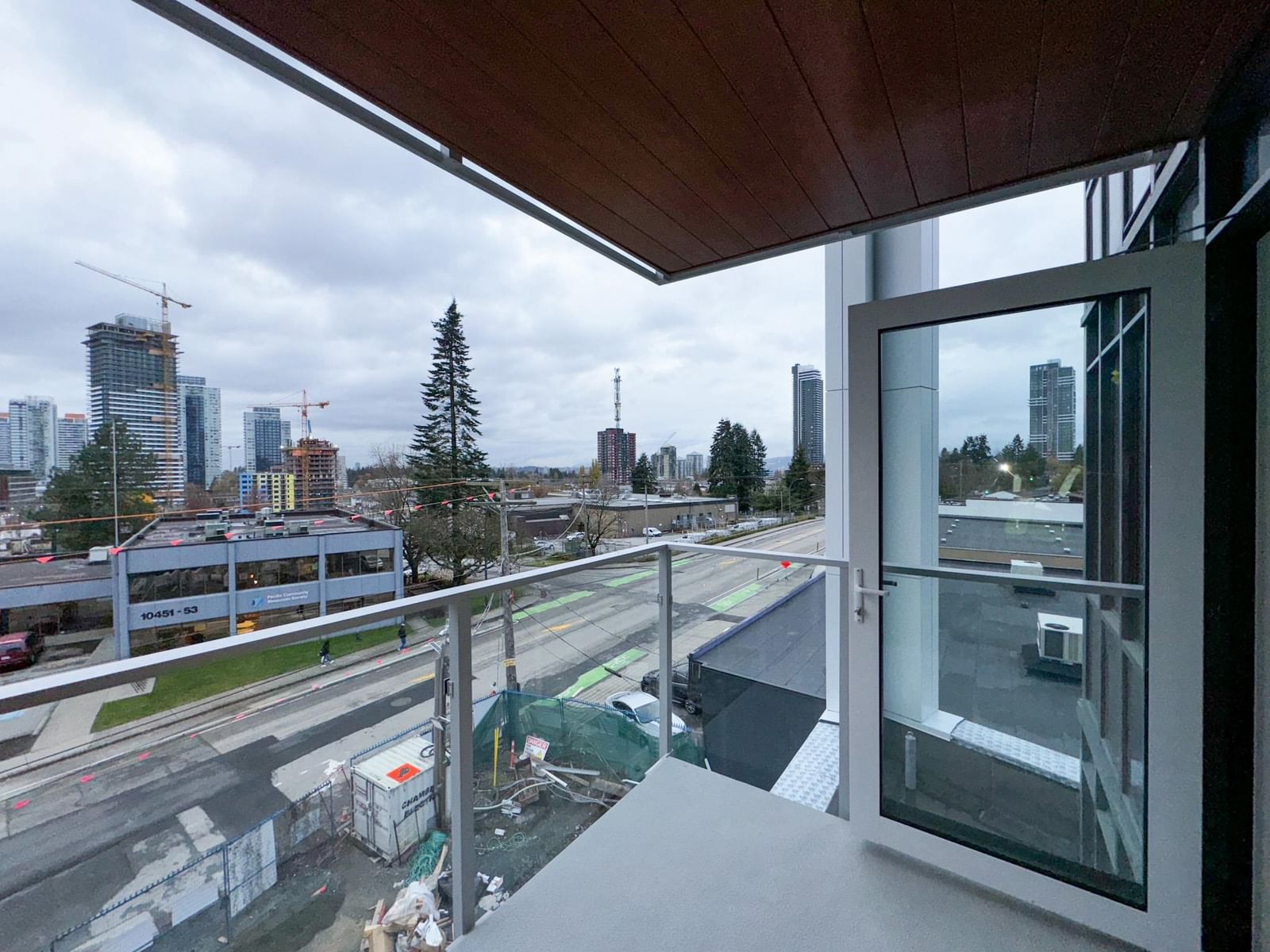 Listing Image 10
