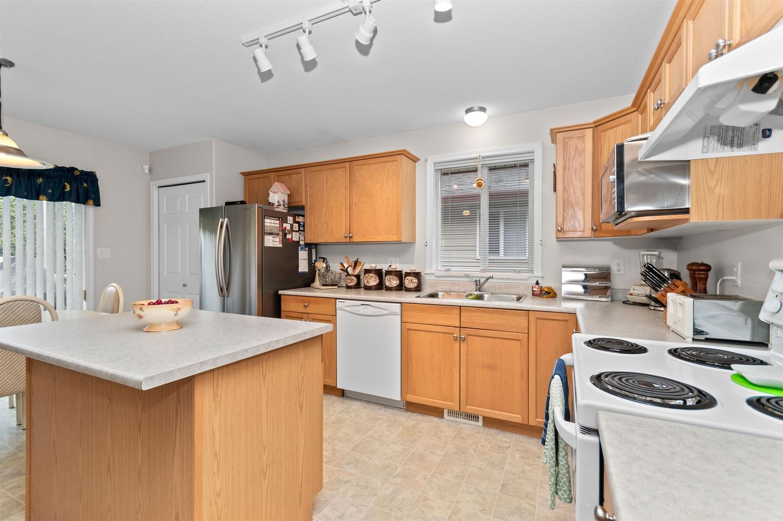 Listing Image 16