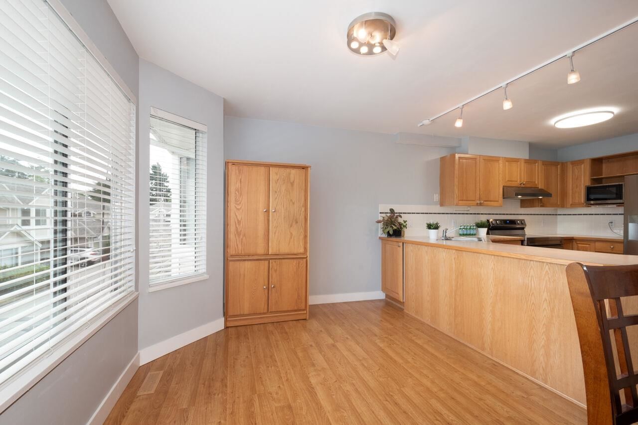 Listing Image 16