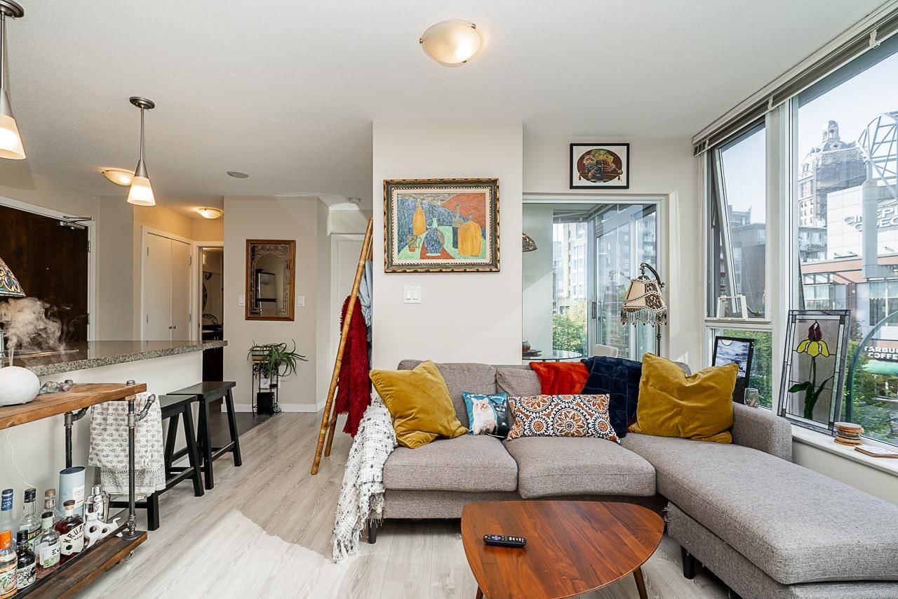 Listing Image 12