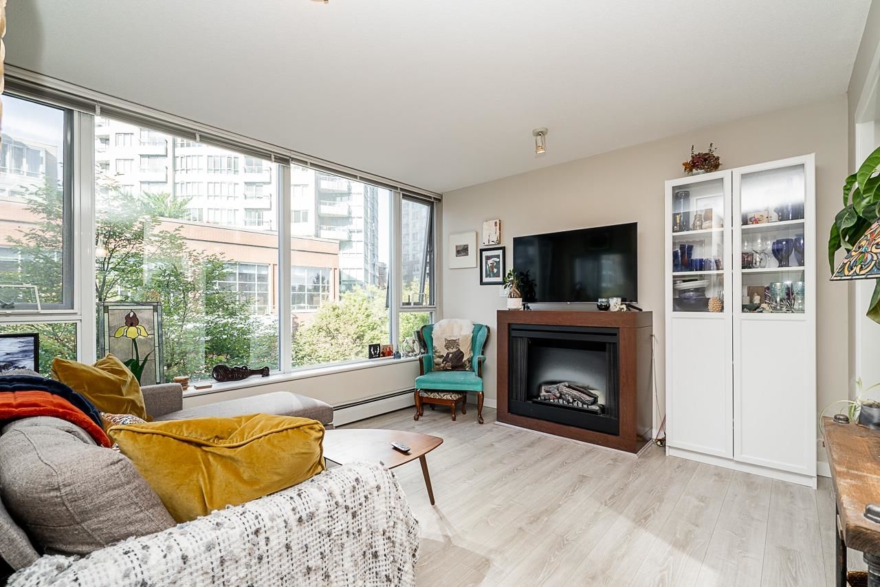 Listing Image 8