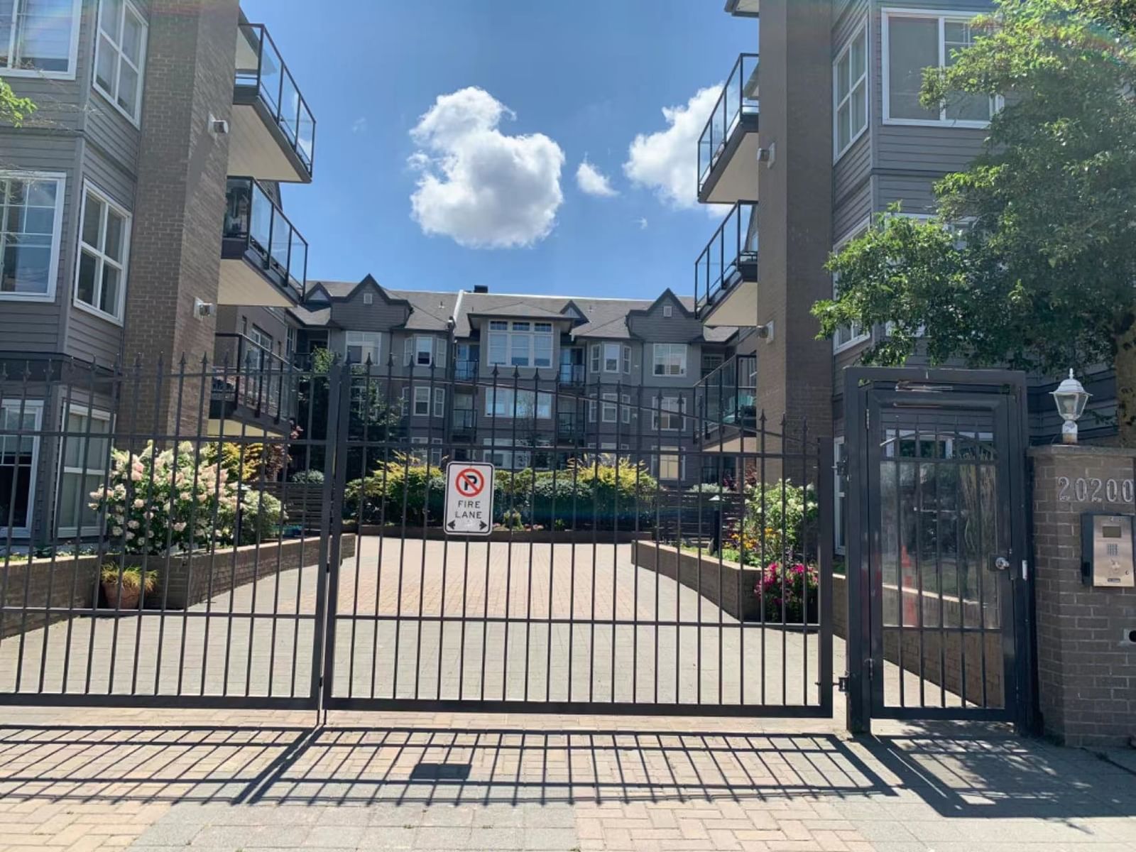 Listing Image 17