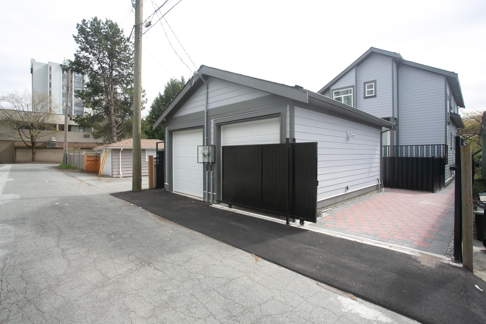 Listing Image 20