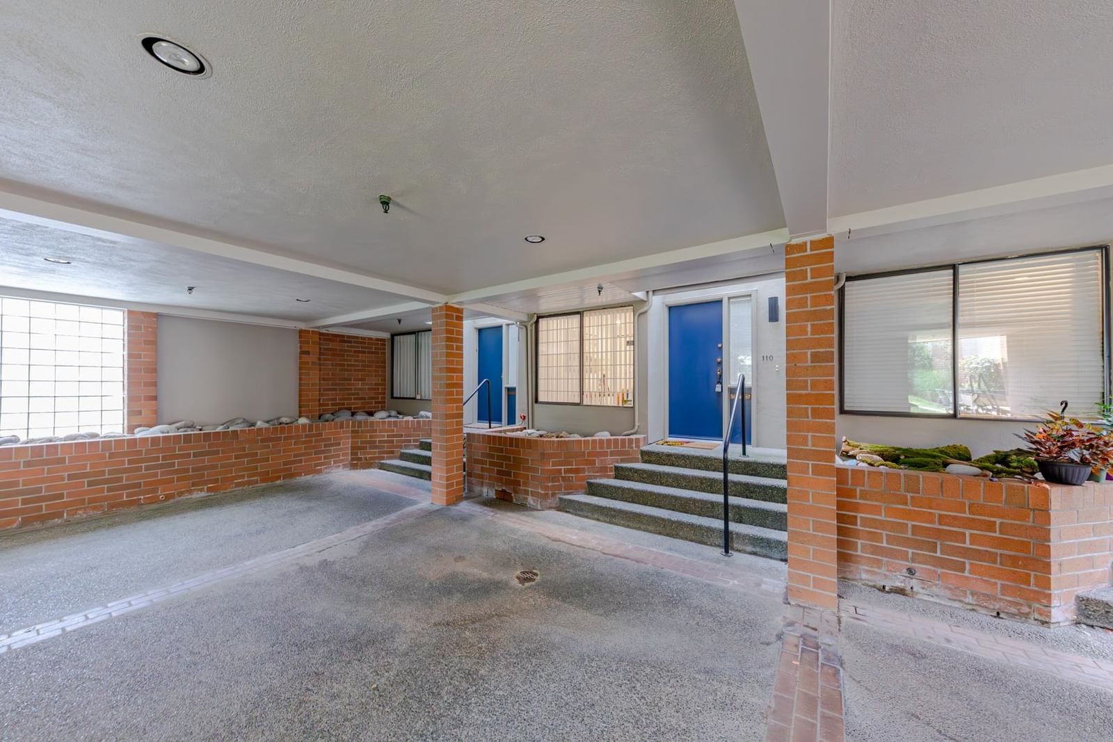 Listing Image 38