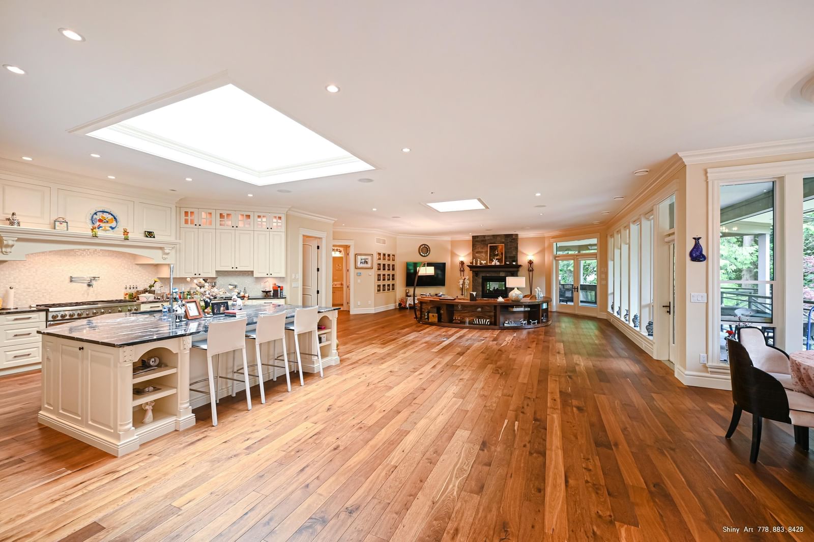 Listing Image 10