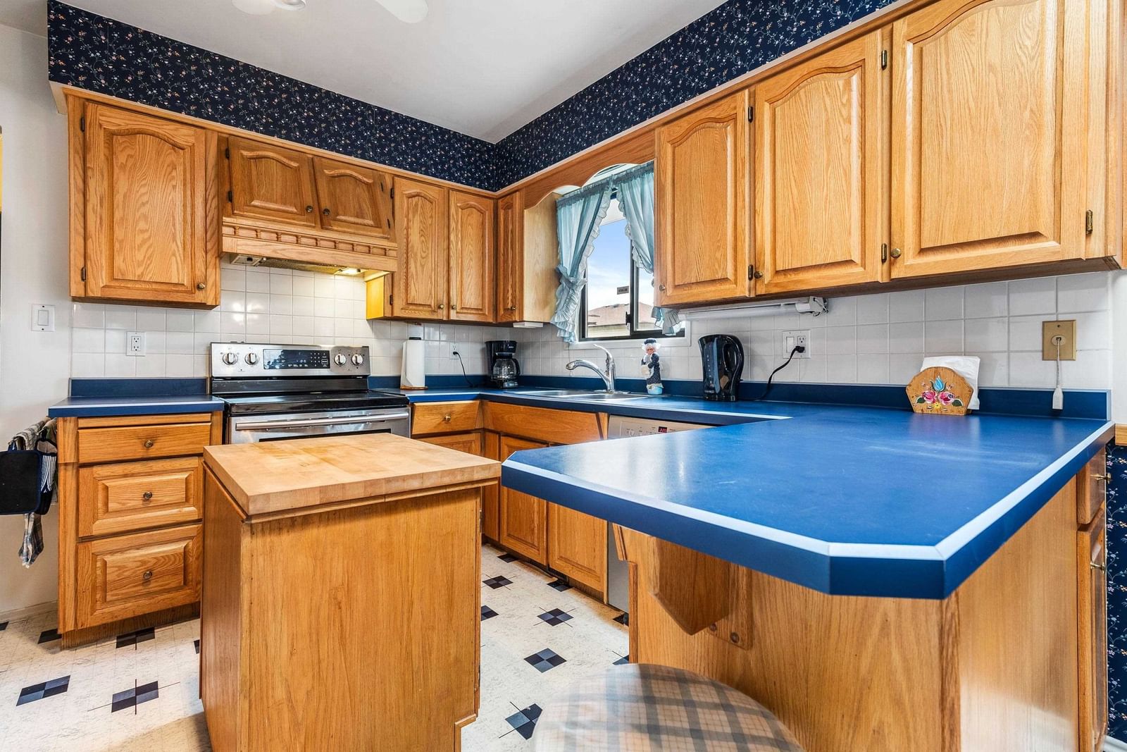 Listing Image 12
