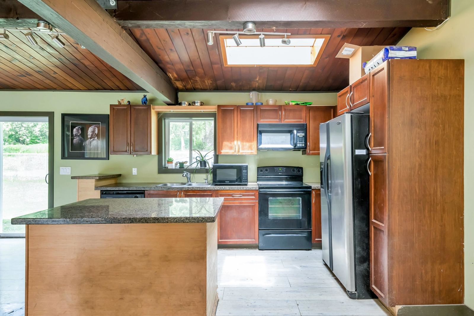 Listing Image 18