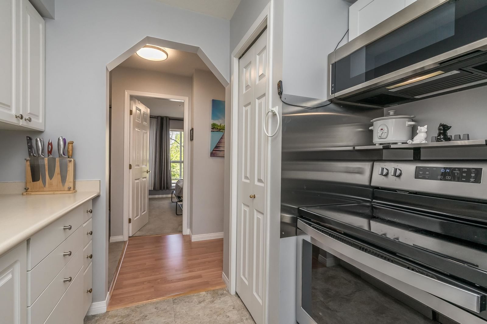 Listing Image 8