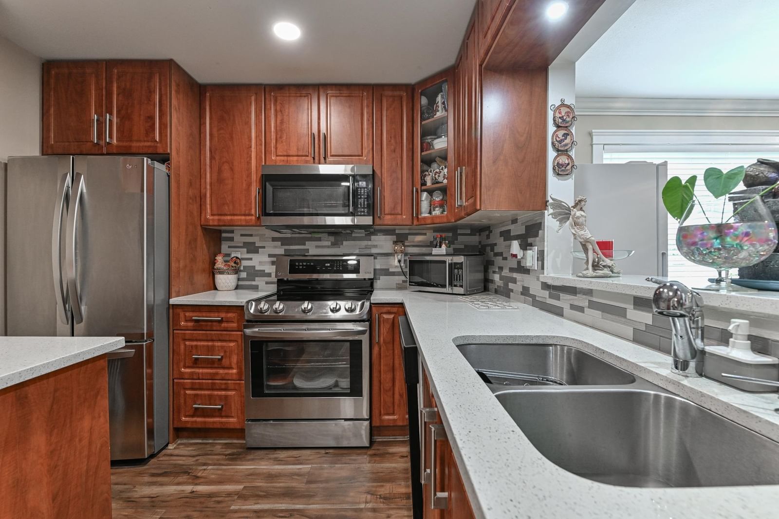 Listing Image 20