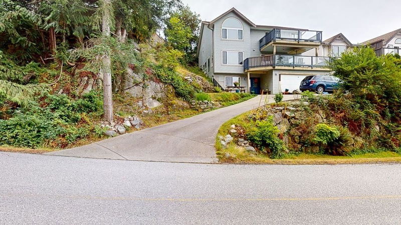 5823 Marine Way, Sechelt, British Columbia (MLS R2911623)