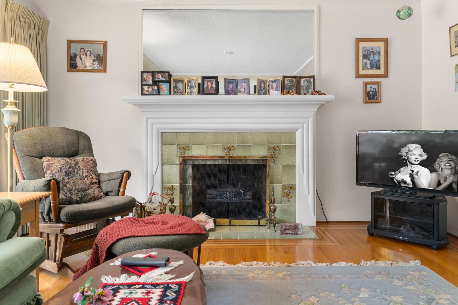 Listing Image 5