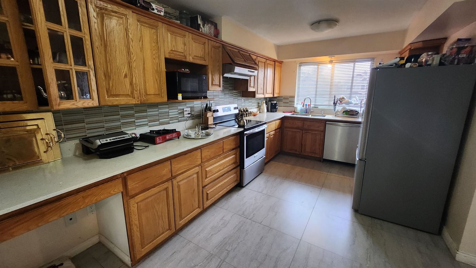 Listing Image 6