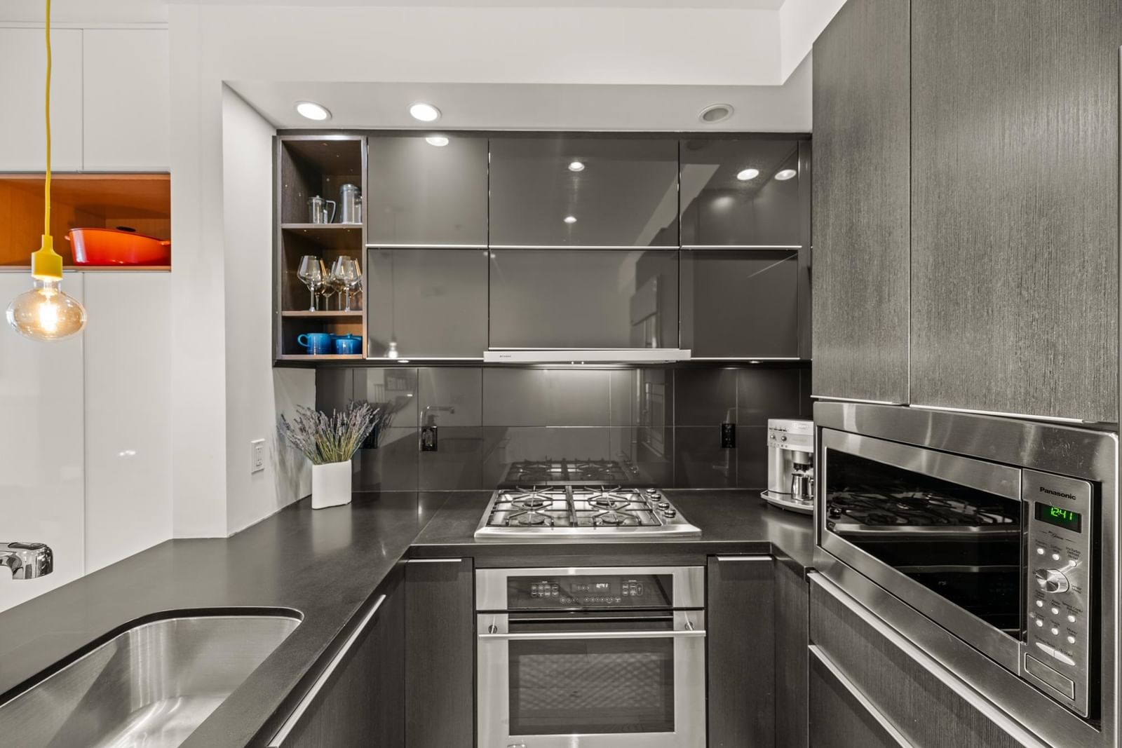 Listing Image 10