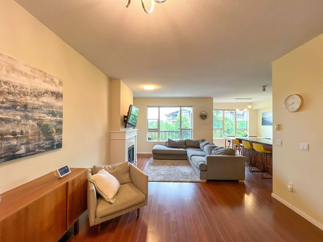 215 - 3105 Dayanee Springs Boulevard