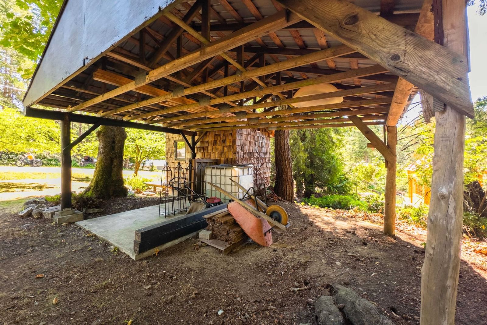 Listing Image 11